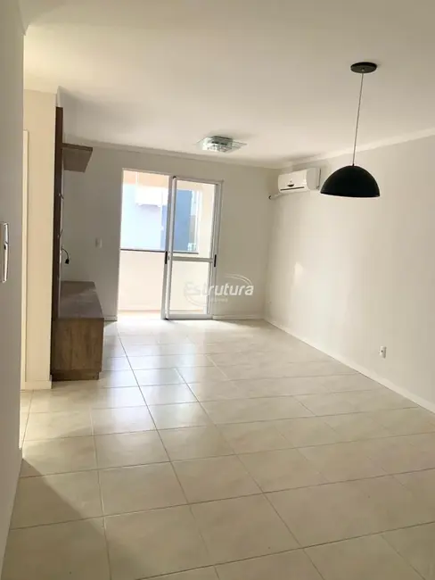 Foto 2 de Apartamento com 2 quartos à venda, 77m2 em Bonfim, Santa Maria - RS