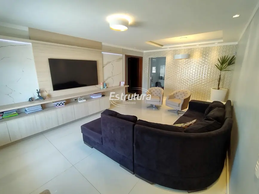 Foto 1 de Casa com 3 quartos para alugar, 300m2 em São João, Santa Maria - RS