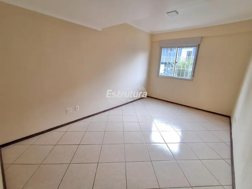 Foto 2 de Apartamento com 1 quarto para alugar, 44m2 em Nossa Senhora de Lourdes, Santa Maria - RS