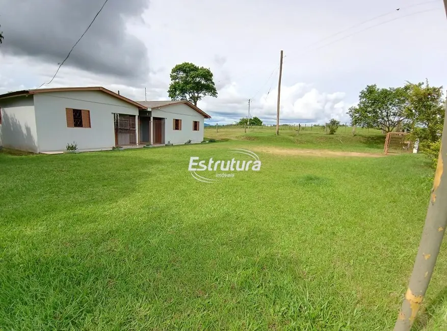 Foto 2 de Chácara com 4 quartos à venda, 150m2 em Santa Maria - RS