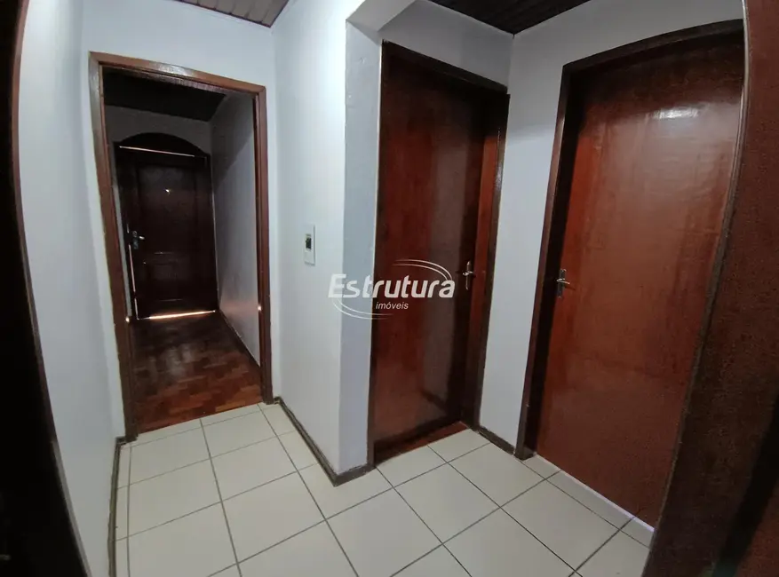 Casa com 3 quartos à venda, 144m2 em Juscelino Kubitschek, Santa Maria - RS - imagem 4 Foto 4 de Casa com 3 quartos à venda, 144m2 em Juscelino Kubitschek, Santa Maria - RS