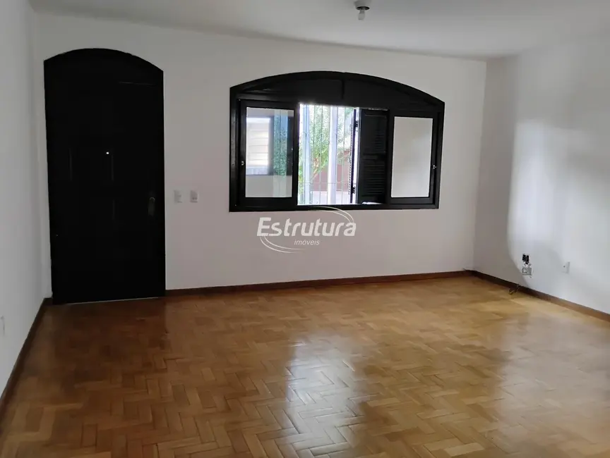 Foto 2 de Casa com 3 quartos para alugar, 245m2 em Centro, Santa Maria - RS