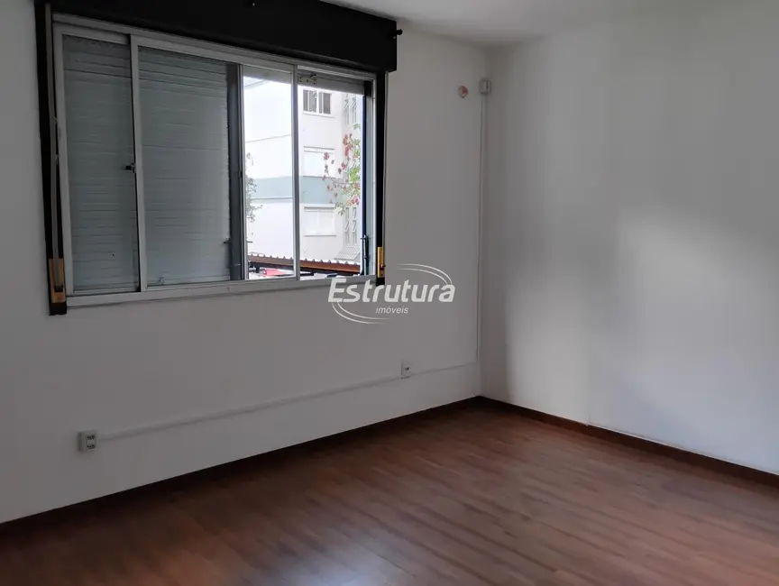 Foto 7 de Casa com 3 quartos para alugar, 245m2 em Centro, Santa Maria - RS