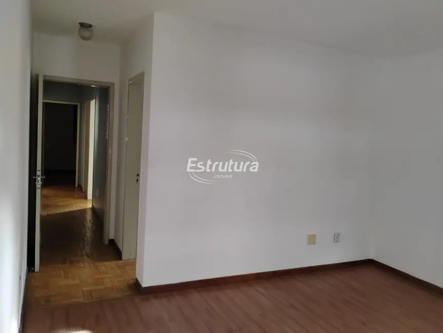 Foto 6 de Casa com 3 quartos para alugar, 245m2 em Centro, Santa Maria - RS
