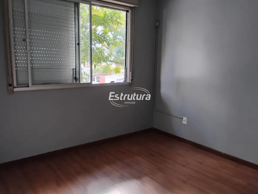 Foto 9 de Casa com 3 quartos para alugar, 245m2 em Centro, Santa Maria - RS