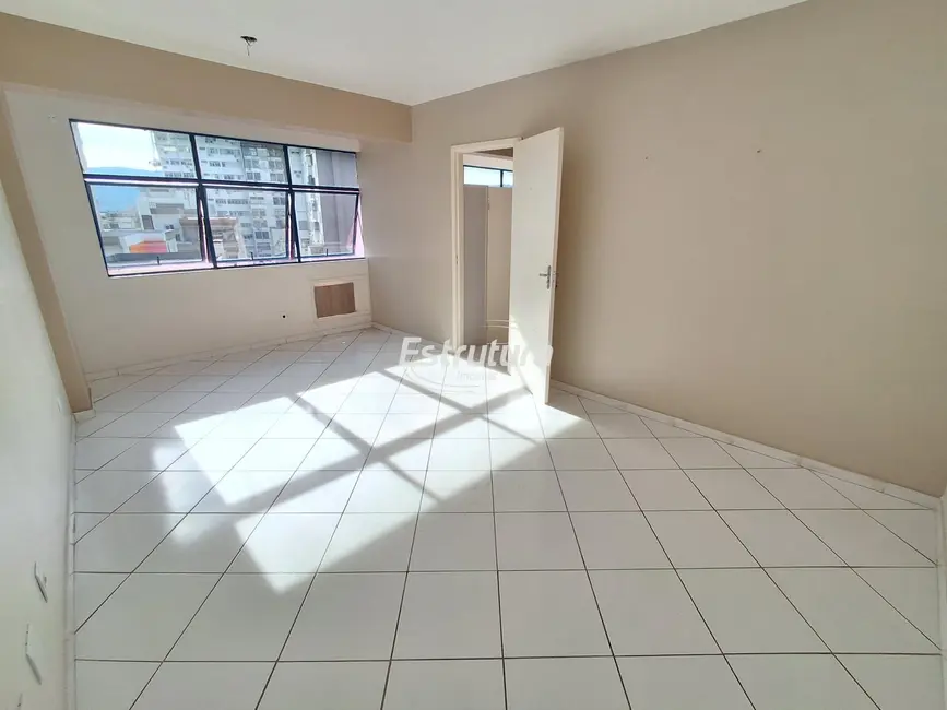 Foto 1 de Sala Comercial com 2 quartos para alugar, 60m2 em Centro, Santa Maria - RS