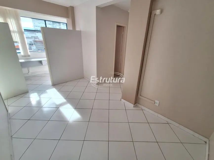 Foto 3 de Sala Comercial com 2 quartos para alugar, 60m2 em Centro, Santa Maria - RS