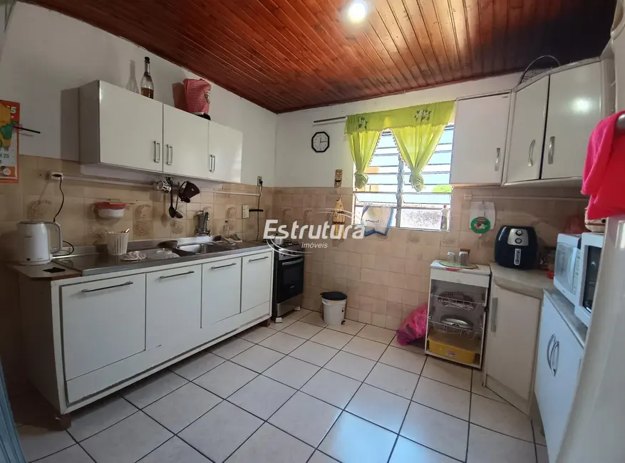 Casa com 2 quartos à venda, 41m2 em Juscelino Kubitschek, Santa Maria - RS - imagem 4 Foto 4 de Casa com 2 quartos à venda, 41m2 em Juscelino Kubitschek, Santa Maria - RS