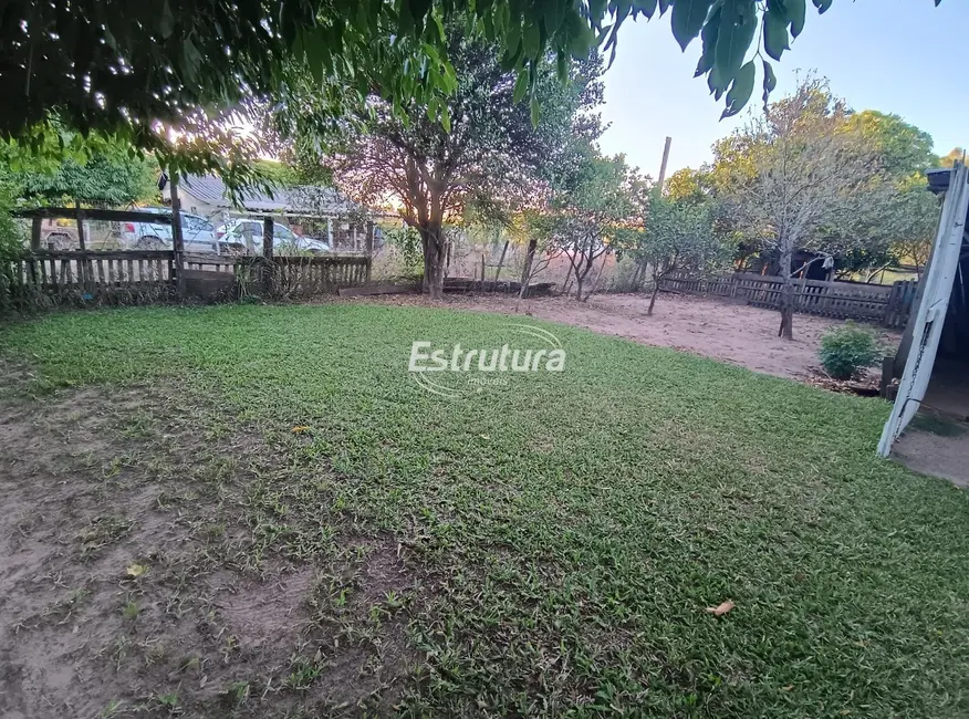 Chácara com 3 quartos à venda, 100m2 em Dilermando De Aguiar - RS - imagem 4 Foto 4 de Chácara com 3 quartos à venda, 100m2 em Dilermando De Aguiar - RS
