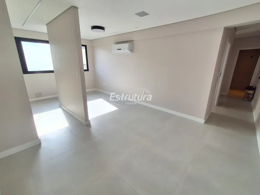 Foto 2 de Apartamento com 2 quartos à venda, 67m2 em Centro, Santa Maria - RS