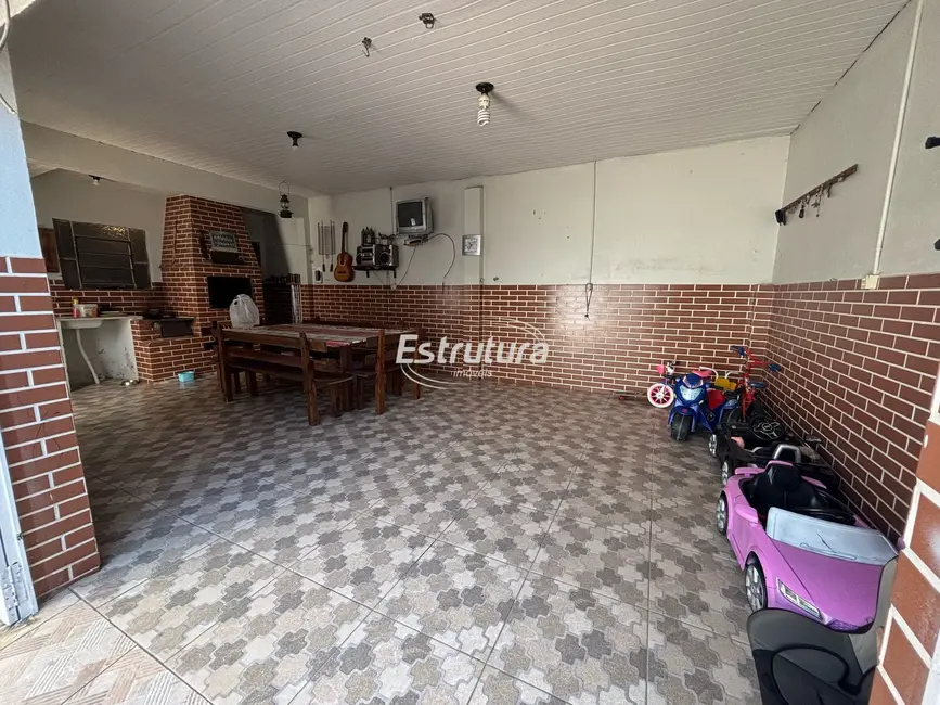 Casa com 3 quartos à venda, 164m2 em Juscelino Kubitschek, Santa Maria - RS - imagem 9 Foto 9 de Casa com 3 quartos à venda, 164m2 em Juscelino Kubitschek, Santa Maria - RS