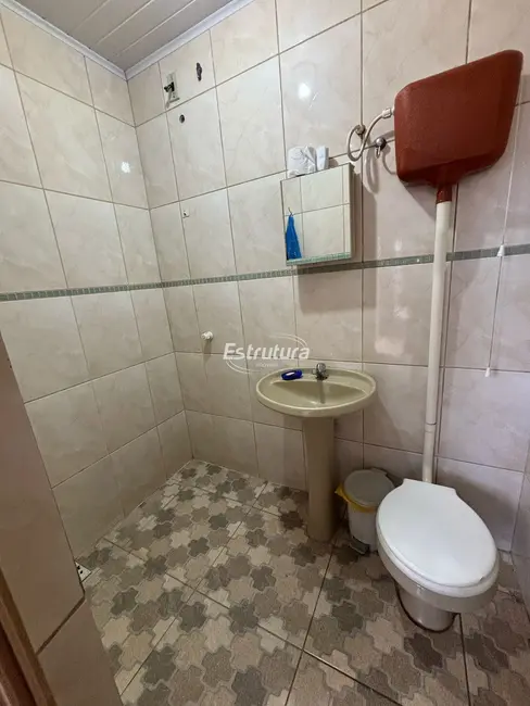 Casa com 3 quartos à venda, 164m2 em Juscelino Kubitschek, Santa Maria - RS - imagem 8 Foto 8 de Casa com 3 quartos à venda, 164m2 em Juscelino Kubitschek, Santa Maria - RS