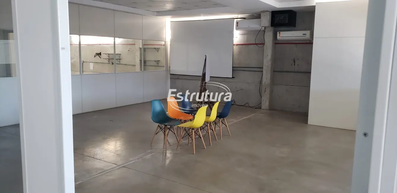 Armazém / Galpão com 6 quartos para alugar, 1000m2 em Urlândia, Santa Maria - RS - imagem 6 Foto 6 de Armazém / Galpão com 6 quartos para alugar, 1000m2 em Urlândia, Santa Maria - RS