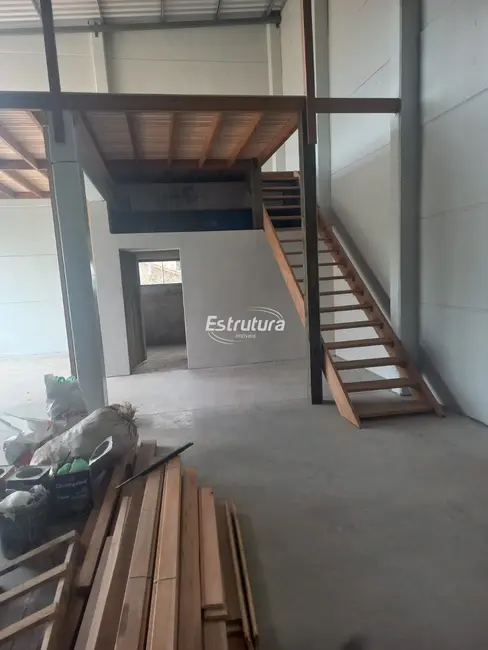 Foto 7 de Armazém / Galpão com 3 quartos para alugar, 200m2 em Dom Antônio Reis, Santa Maria - RS