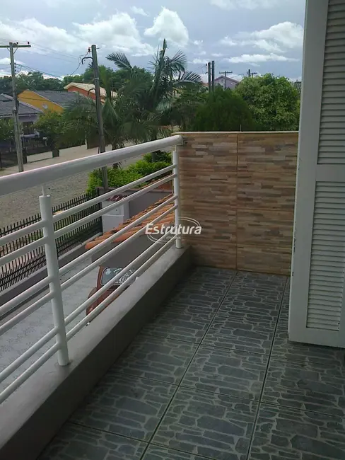 Foto 2 de Casa com 4 quartos à venda, 187m2 em Pinheiro Machado, Santa Maria - RS