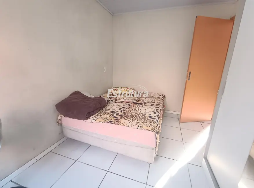 Casa com 2 quartos à venda, 40m2 em Pinheiro Machado, Santa Maria - RS - imagem 4 Foto 4 de Casa com 2 quartos à venda, 40m2 em Pinheiro Machado, Santa Maria - RS