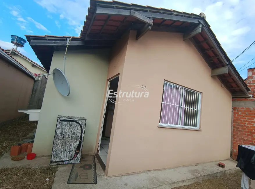 Foto 1 de Casa com 2 quartos à venda, 40m2 em Pinheiro Machado, Santa Maria - RS