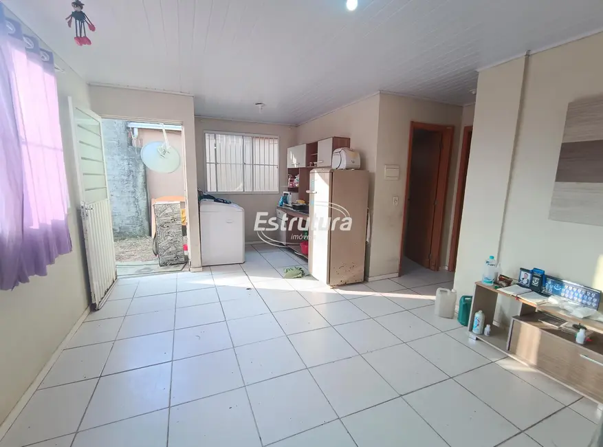 Foto 2 de Casa com 2 quartos à venda, 40m2 em Pinheiro Machado, Santa Maria - RS
