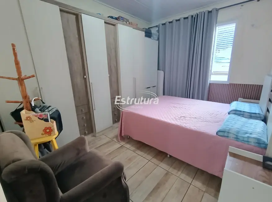 Casa com 3 quartos à venda, 86m2 em Patronato, Santa Maria - RS - imagem 6 Foto 6 de Casa com 3 quartos à venda, 86m2 em Patronato, Santa Maria - RS