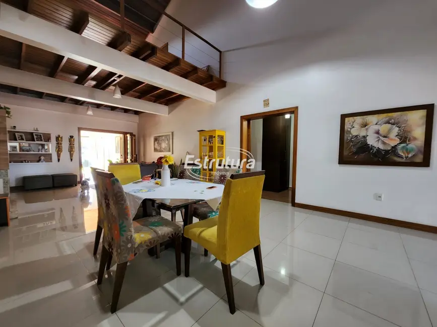 Casa com 3 quartos à venda, 247m2 em Pinheiro Machado, Santa Maria - RS - imagem 5 Foto 5 de Casa com 3 quartos à venda, 247m2 em Pinheiro Machado, Santa Maria - RS