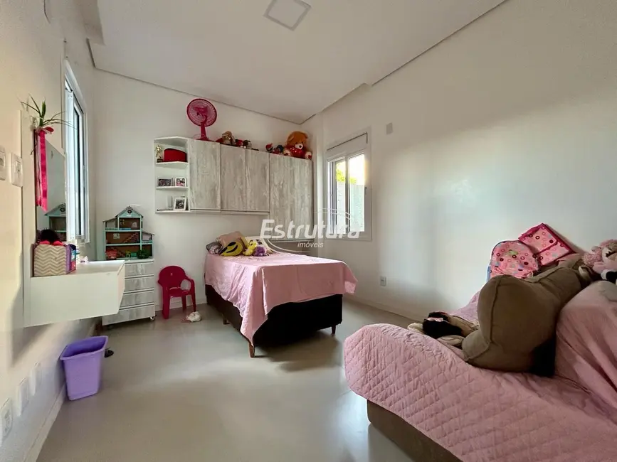 Casa com 3 quartos à venda, 172m2 em Pinheiro Machado, Santa Maria - RS - imagem 5 Foto 5 de Casa com 3 quartos à venda, 172m2 em Pinheiro Machado, Santa Maria - RS