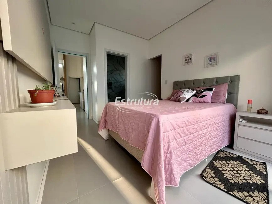 Casa com 3 quartos à venda, 172m2 em Pinheiro Machado, Santa Maria - RS - imagem 7 Foto 7 de Casa com 3 quartos à venda, 172m2 em Pinheiro Machado, Santa Maria - RS