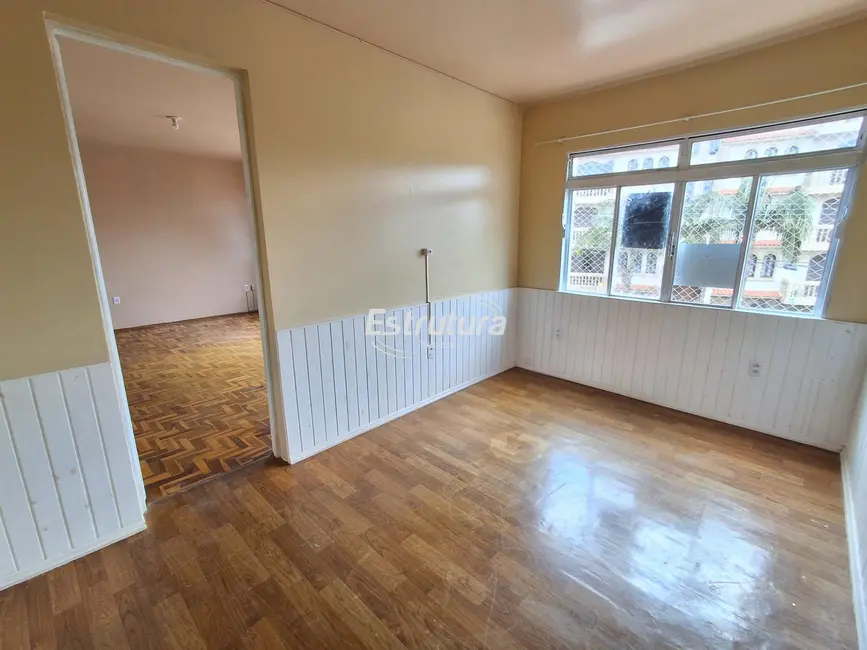 Apartamento com 3 quartos para alugar, 155m2 em Nossa Senhora das Dores, Santa Maria - RS - imagem 8 Foto 8 de Apartamento com 3 quartos para alugar, 155m2 em Nossa Senhora das Dores, Santa Maria - RS