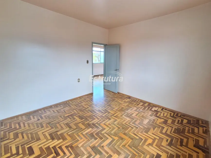 Apartamento com 3 quartos para alugar, 155m2 em Nossa Senhora das Dores, Santa Maria - RS - imagem 9 Foto 9 de Apartamento com 3 quartos para alugar, 155m2 em Nossa Senhora das Dores, Santa Maria - RS