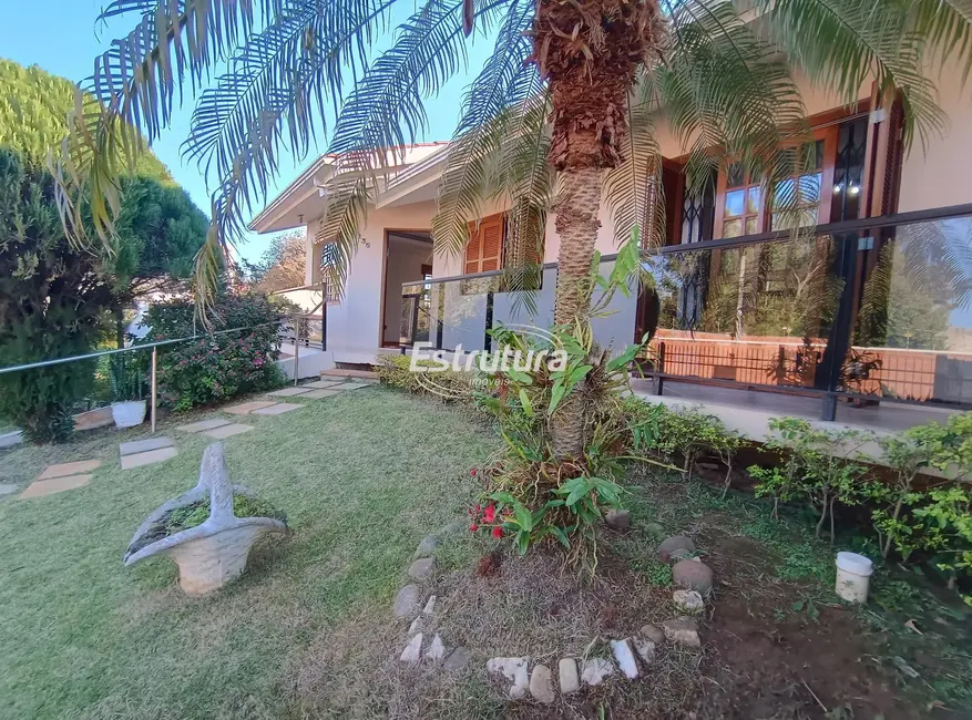 Casa com 3 quartos à venda, 298m2 em Urlândia, Santa Maria - RS - imagem 4 Foto 4 de Casa com 3 quartos à venda, 298m2 em Urlândia, Santa Maria - RS