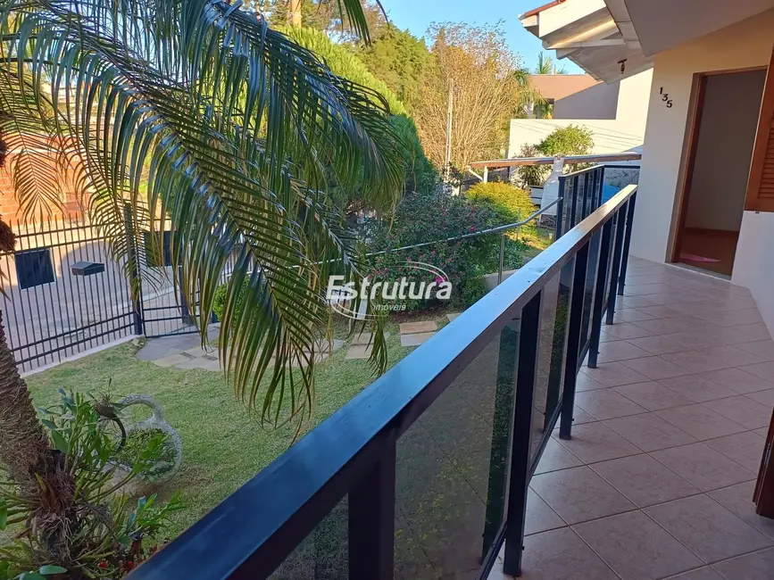 Casa com 3 quartos à venda, 298m2 em Urlândia, Santa Maria - RS - imagem 6 Foto 6 de Casa com 3 quartos à venda, 298m2 em Urlândia, Santa Maria - RS