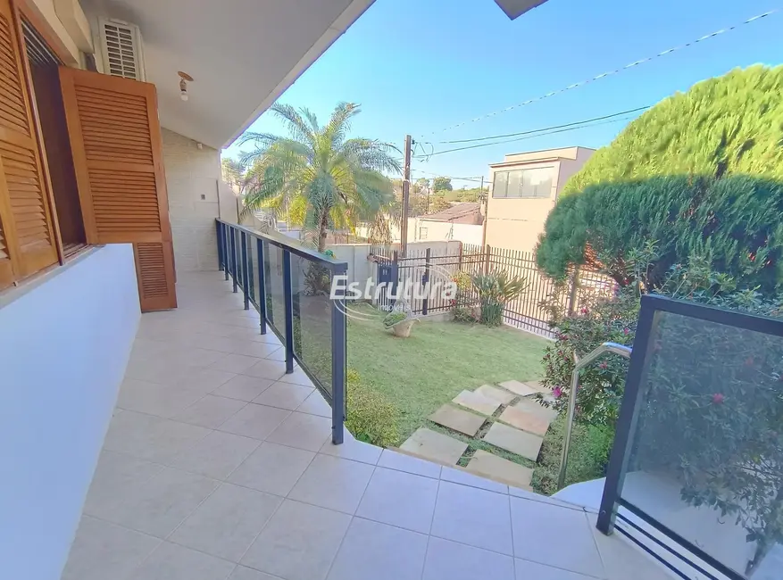 Casa com 3 quartos à venda, 298m2 em Urlândia, Santa Maria - RS - imagem 8 Foto 8 de Casa com 3 quartos à venda, 298m2 em Urlândia, Santa Maria - RS