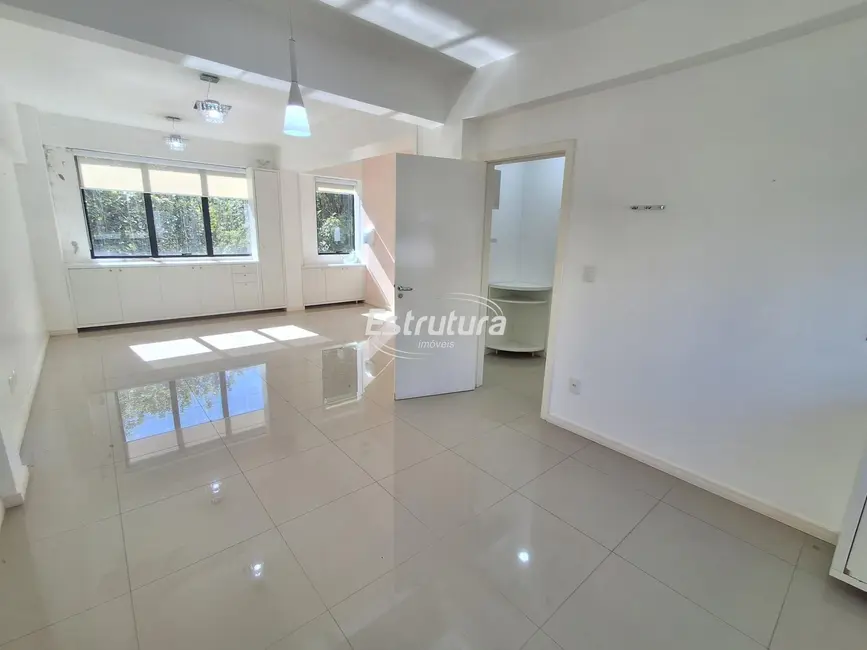 Foto 3 de Sala Comercial com 2 quartos para alugar, 71m2 em Nossa Senhora das Dores, Santa Maria - RS