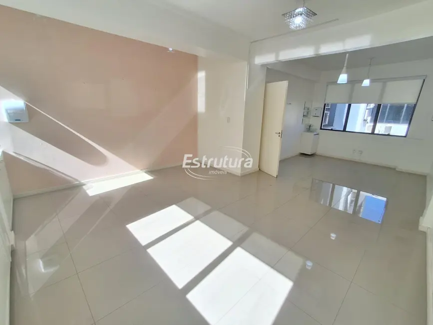 Foto 1 de Sala Comercial com 2 quartos para alugar, 71m2 em Nossa Senhora das Dores, Santa Maria - RS
