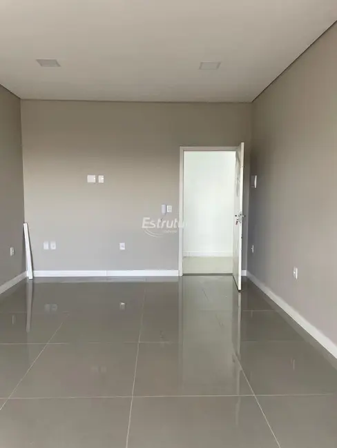 Foto 1 de Sala Comercial com 1 quarto para alugar, 36m2 em Camobi, Santa Maria - RS