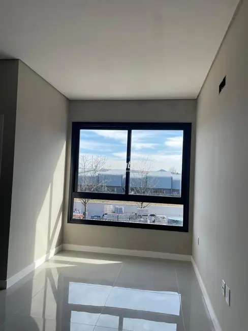 Foto 2 de Sala Comercial com 1 quarto para alugar, 36m2 em Camobi, Santa Maria - RS