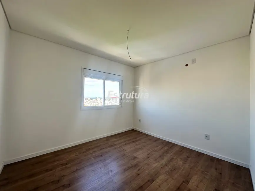 Foto 4 de Apartamento com 1 quarto à venda, 44m2 em Bonfim, Santa Maria - RS