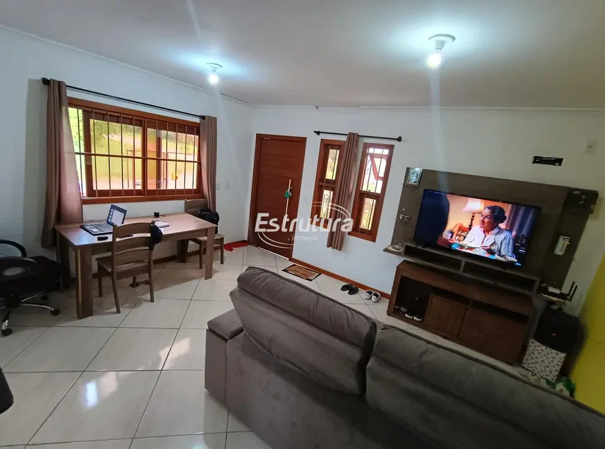 Casa com 3 quartos à venda, 155m2 em Caturrita, Santa Maria - RS - imagem 2 Foto 2 de Casa com 3 quartos à venda, 155m2 em Caturrita, Santa Maria - RS