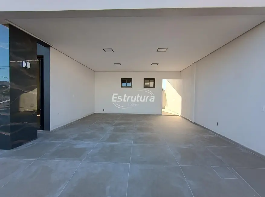 Foto 3 de Casa com 3 quartos à venda, 159m2 em Pinheiro Machado, Santa Maria - RS