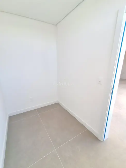 Foto 8 de Apartamento com 3 quartos à venda, 135m2 em Nossa Senhora de Lourdes, Santa Maria - RS