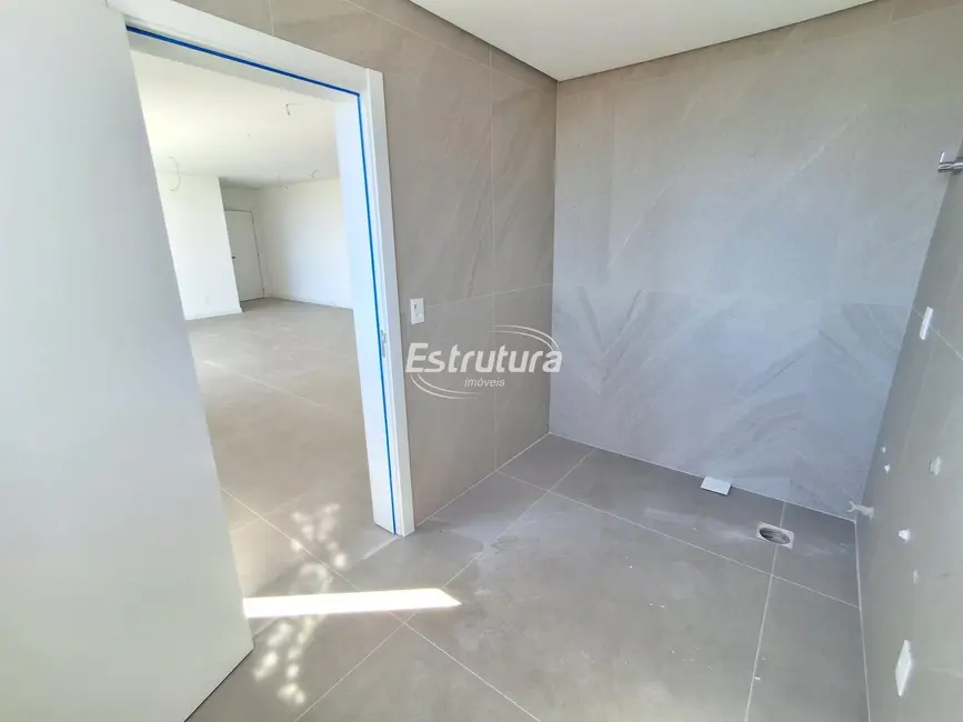 Foto 9 de Apartamento com 3 quartos à venda, 135m2 em Nossa Senhora de Lourdes, Santa Maria - RS