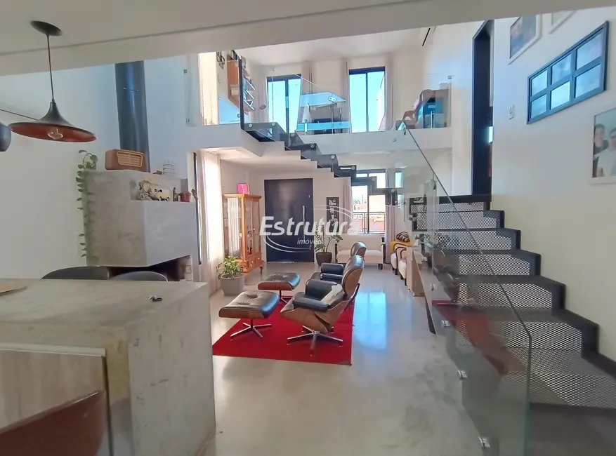 Foto 4 de Casa com 3 quartos à venda, 224m2 em Pinheiro Machado, Santa Maria - RS