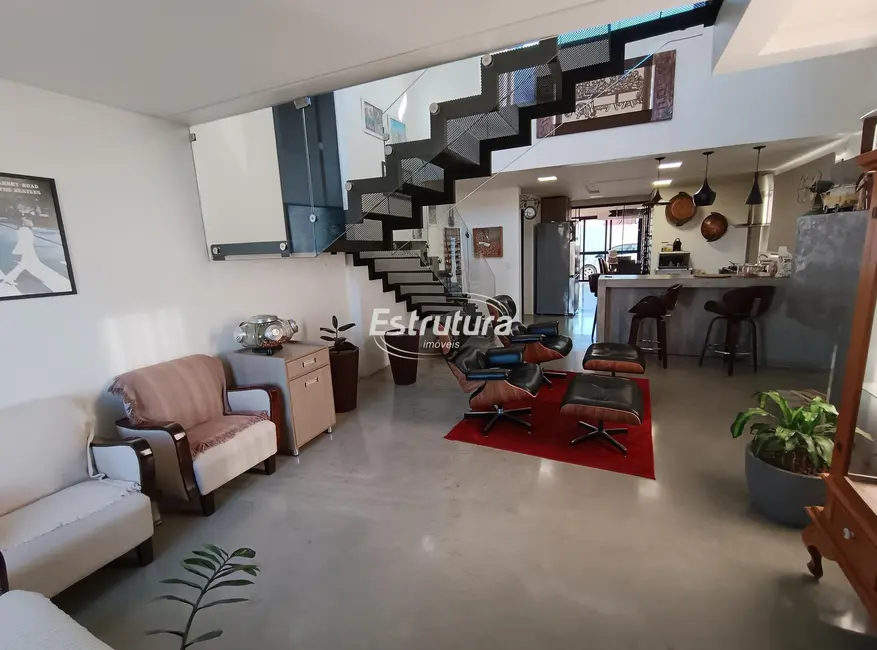 Foto 3 de Casa com 3 quartos à venda, 224m2 em Pinheiro Machado, Santa Maria - RS