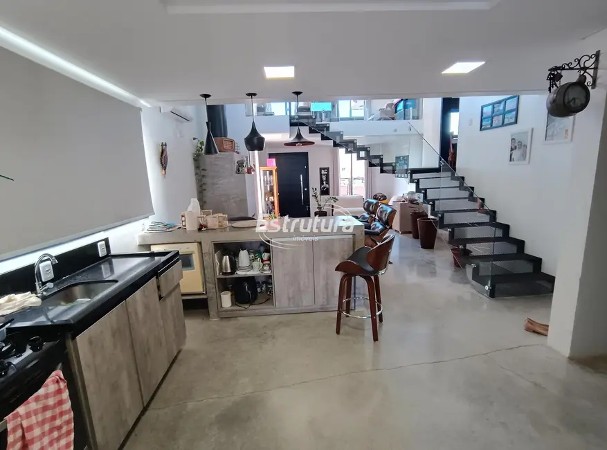 Foto 6 de Casa com 3 quartos à venda, 224m2 em Pinheiro Machado, Santa Maria - RS