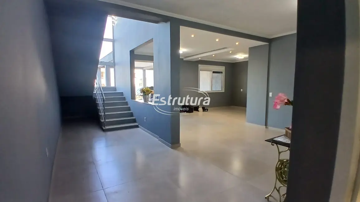 Foto 2 de Casa com 3 quartos à venda, 257m2 em Dom Antônio Reis, Santa Maria - RS