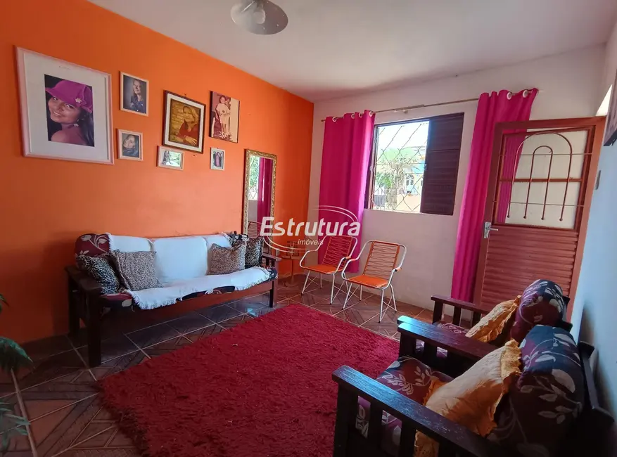 Foto 2 de Casa com 4 quartos à venda, 150m2 em Lorenzi, Santa Maria - RS