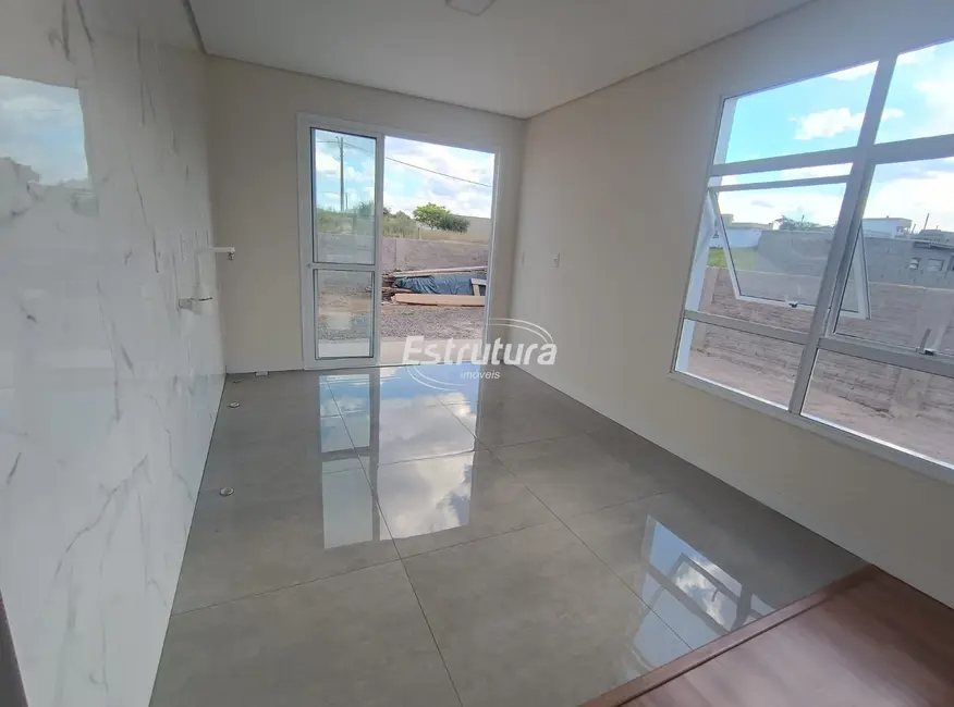 Casa com 3 quartos à venda, 116m2 em Pinheiro Machado, Santa Maria - RS - imagem 4 Foto 4 de Casa com 3 quartos à venda, 116m2 em Pinheiro Machado, Santa Maria - RS