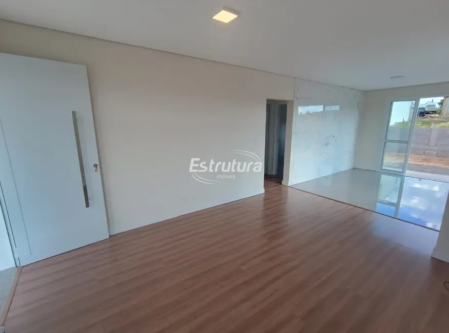 Casa com 3 quartos à venda, 116m2 em Pinheiro Machado, Santa Maria - RS - imagem 2 Foto 2 de Casa com 3 quartos à venda, 116m2 em Pinheiro Machado, Santa Maria - RS