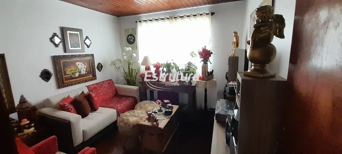 Casa com 3 quartos à venda, 144m2 em Juscelino Kubitschek, Santa Maria - RS - imagem 6 Foto 6 de Casa com 3 quartos à venda, 144m2 em Juscelino Kubitschek, Santa Maria - RS