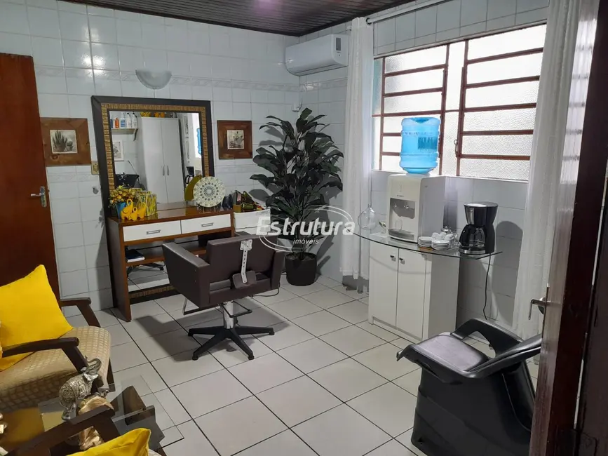 Casa com 3 quartos à venda, 144m2 em Juscelino Kubitschek, Santa Maria - RS - imagem 9 Foto 9 de Casa com 3 quartos à venda, 144m2 em Juscelino Kubitschek, Santa Maria - RS