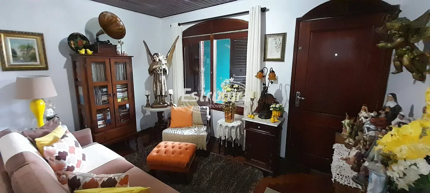 Casa com 3 quartos à venda, 144m2 em Juscelino Kubitschek, Santa Maria - RS - imagem 5 Foto 5 de Casa com 3 quartos à venda, 144m2 em Juscelino Kubitschek, Santa Maria - RS